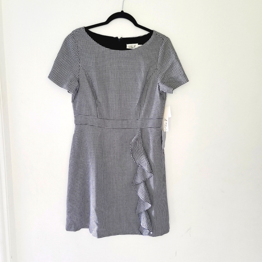 NWT ELIZA J short sleeves ruffle sheath dress black and white